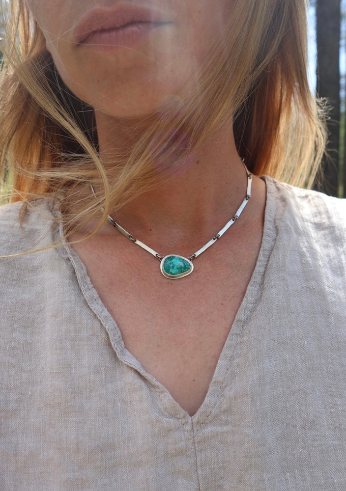 
                  
                    Load image into Gallery viewer, Perennial Choker Necklace
                  
                