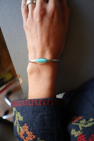 
                  
                    Load image into Gallery viewer, Plume Turquoise Cuff
                  
                